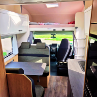 Innenansicht hinten nach vorne