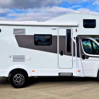 Wohnmobil Seitenansicht rechts
